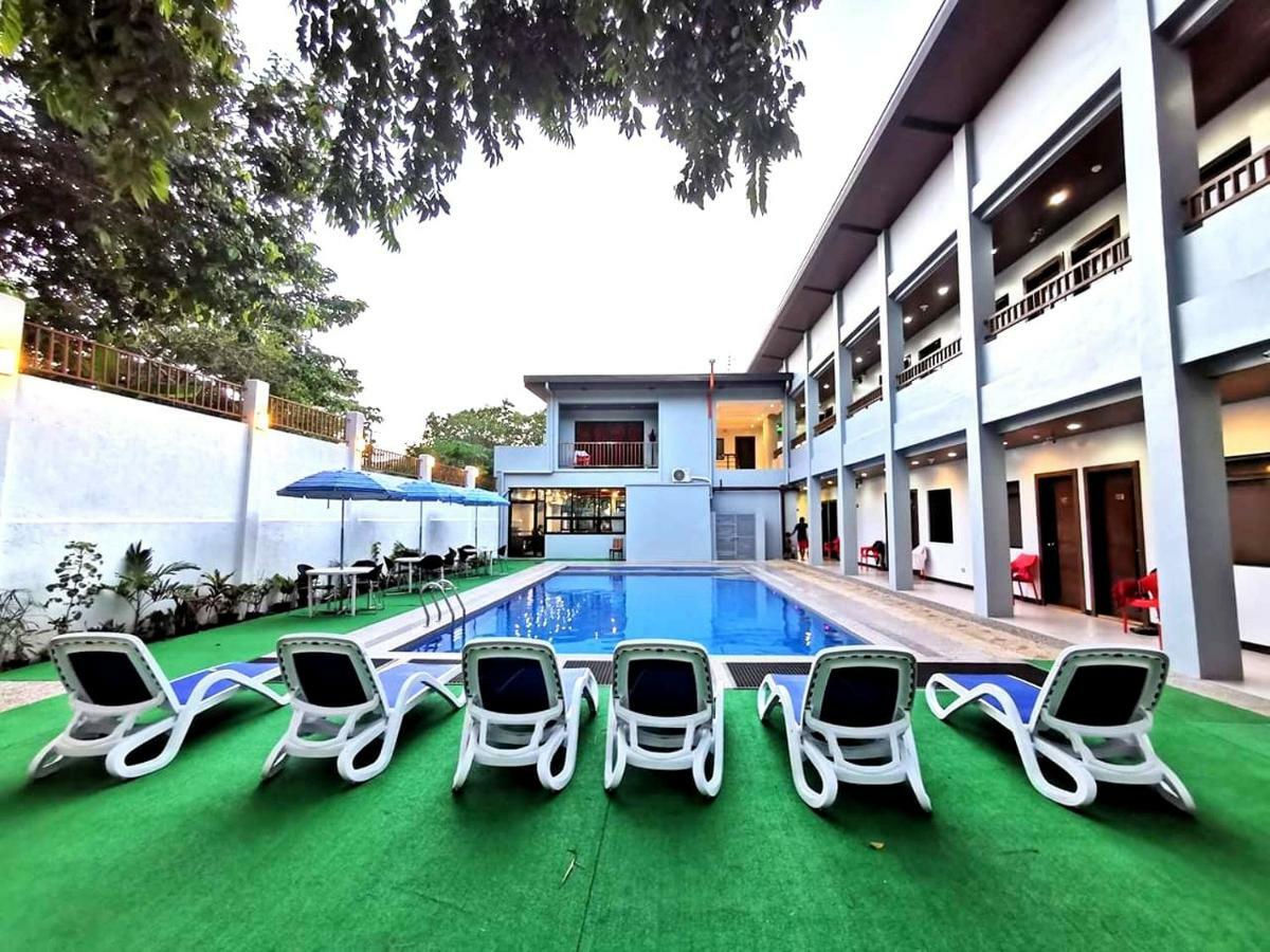 Charms Hotel Coron Exterior photo